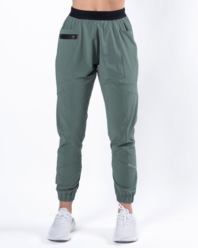 Alphalete Woven 4-Way Stretch 28" Pant Zielone | 73451-RUOS