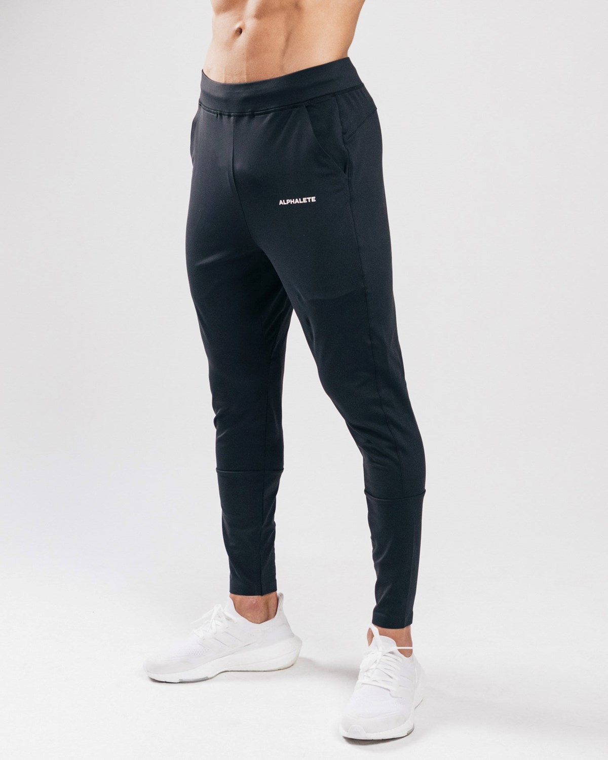 Alphalete 4-Way Stretch Jogger Czarne | 93725-ZPMB