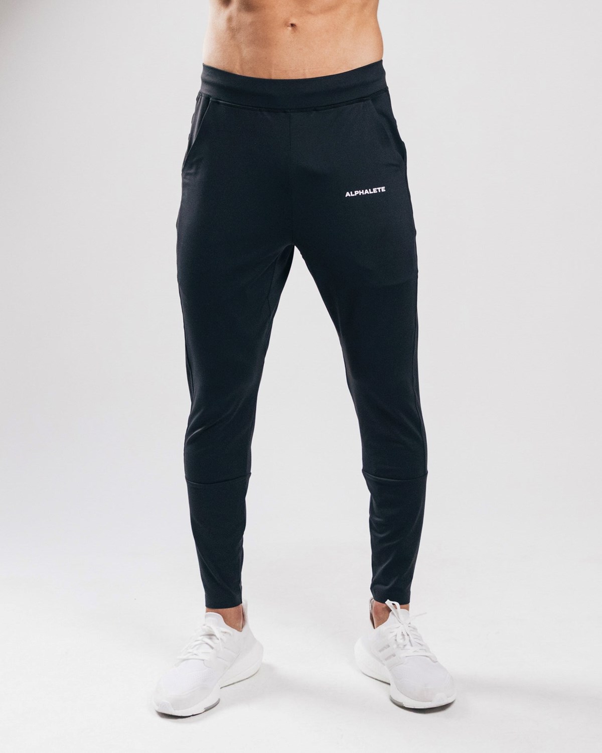 Alphalete 4-Way Stretch Jogger Czarne | 93725-ZPMB