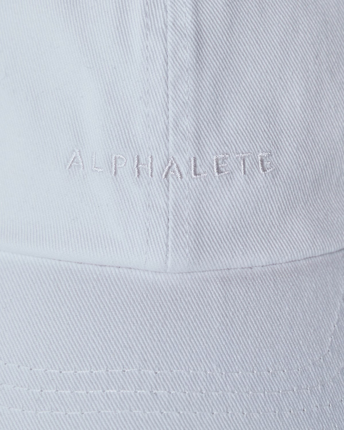 Alphalete Adjustable Cap Białe | 07165-ZBKY