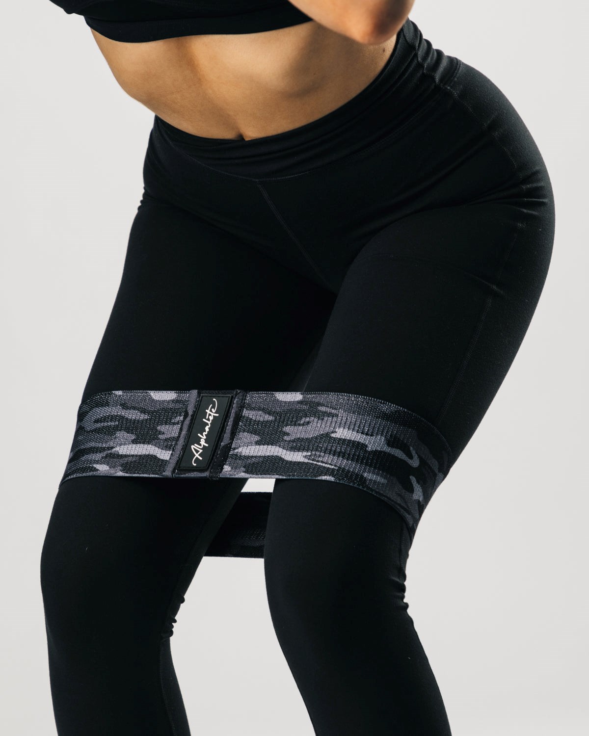 Alphalete Alphalete Glute Band Czarne Camo | 19054-MAUP