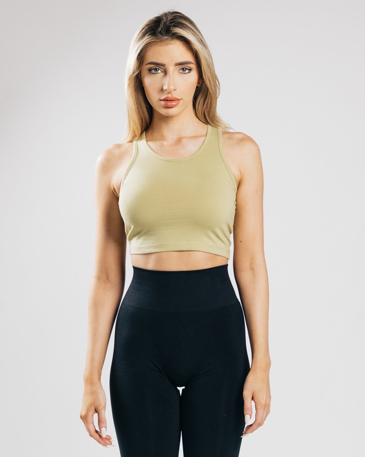 Alphalete Fitted Performance Crop Tank Głęboka Oliwkowe | 95348-NRJC