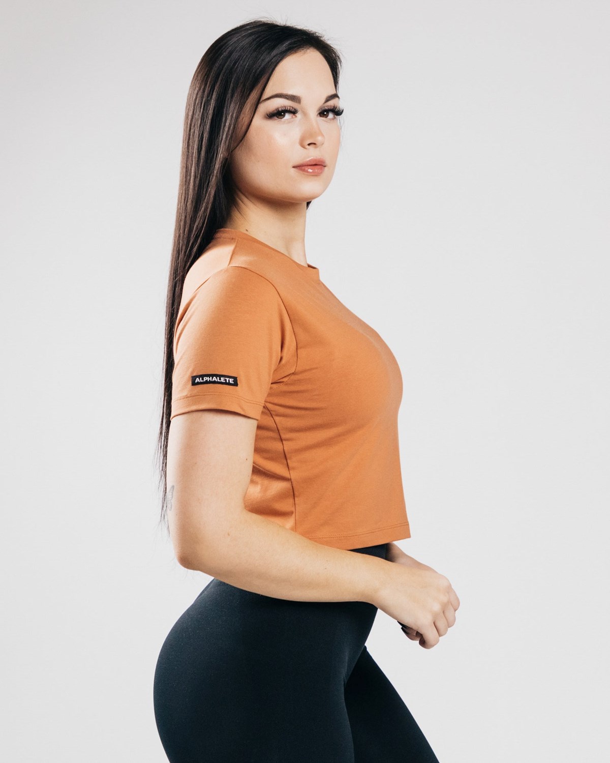 Alphalete Fitted Performance Crop Top Clay | 65104-ITVG