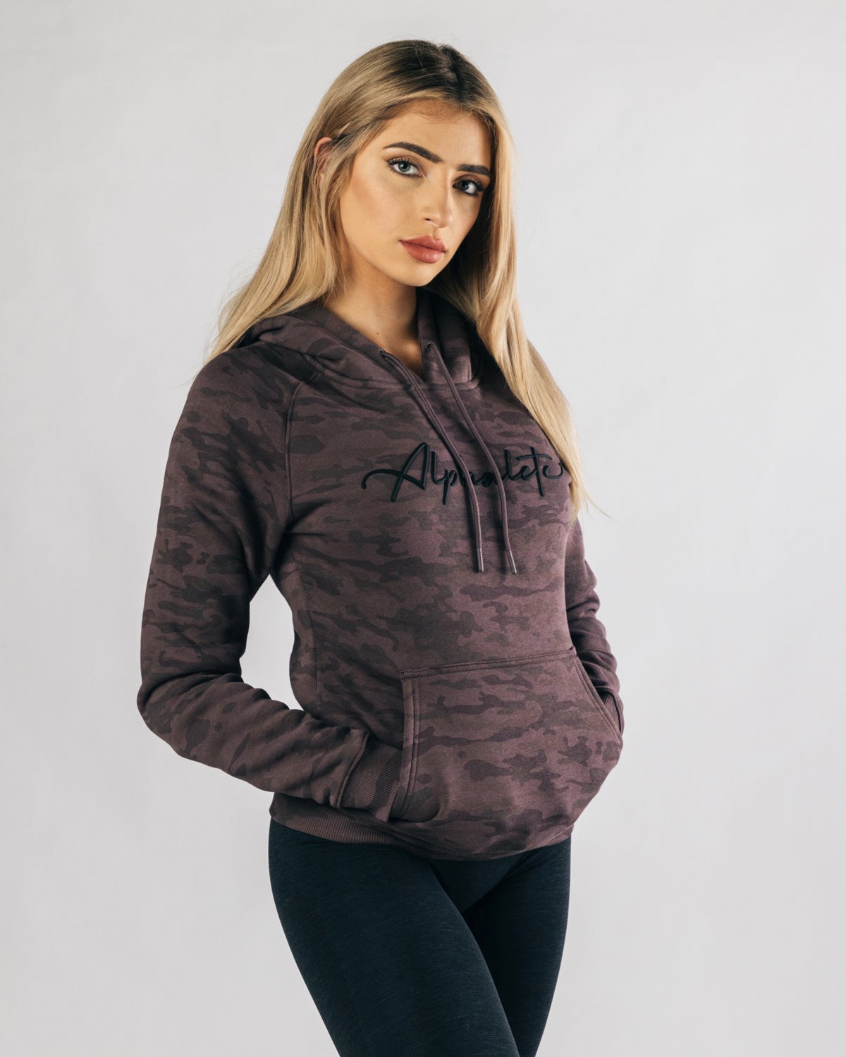 Alphalete Fitted Performance Hoodie Striker | 09512-YOSM