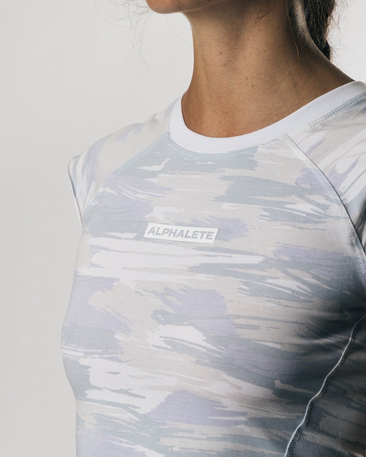 Alphalete High Performance Krótkie Sleeve Crop Tee Camo | 08295-VIHF