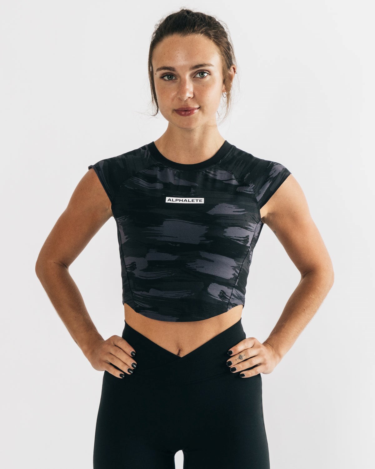 Alphalete High Performance Krótkie Sleeve Crop Tee Czarne Camo | 52469-MNFU