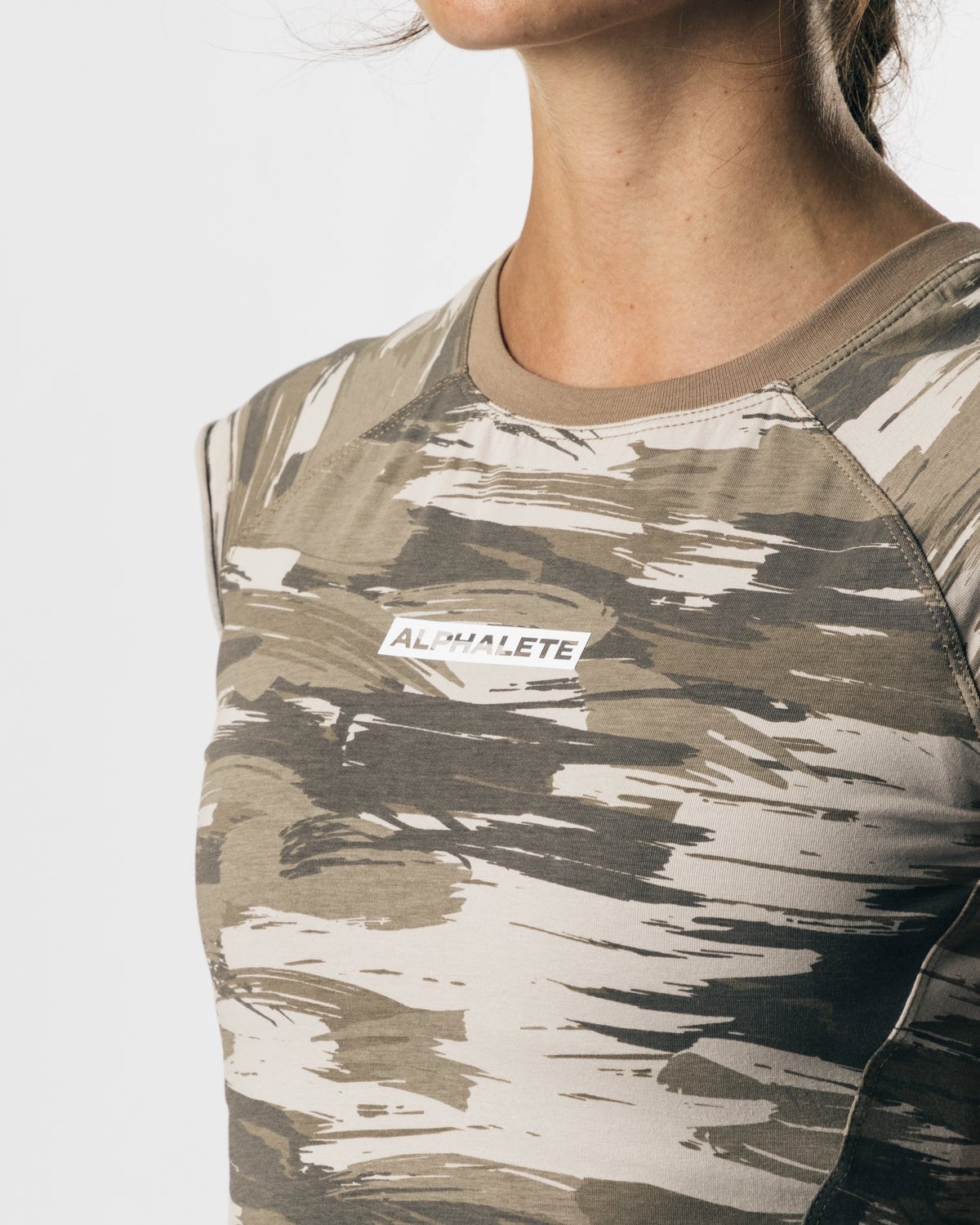 Alphalete High Performance Krótkie Sleeve Crop Tee Camo | 73852-GURO