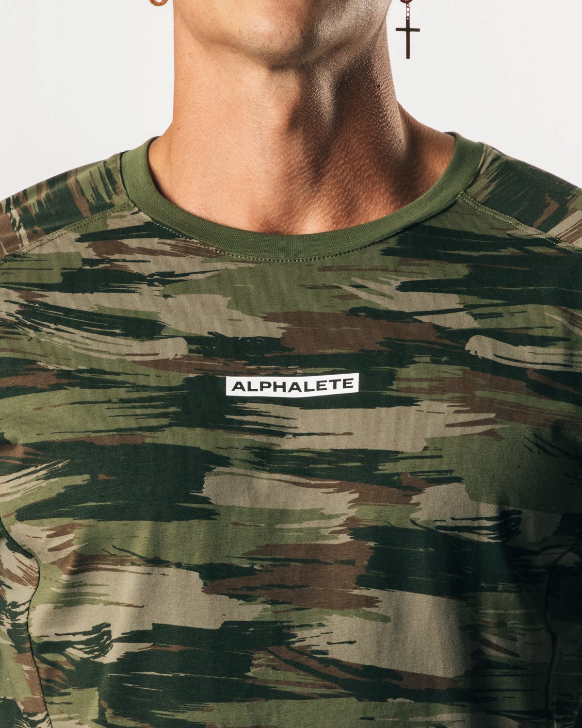 Alphalete High Performance Tee Oliwkowe Camo | 86491-GRIT