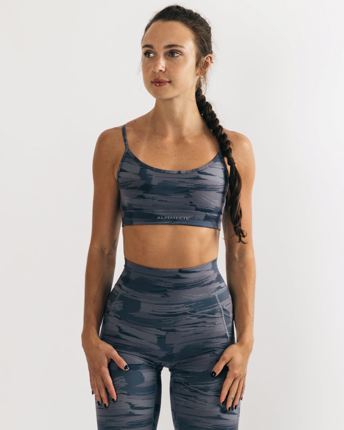 Alphalete Medium Impact Bra Szare Camo | 74890-VMAU