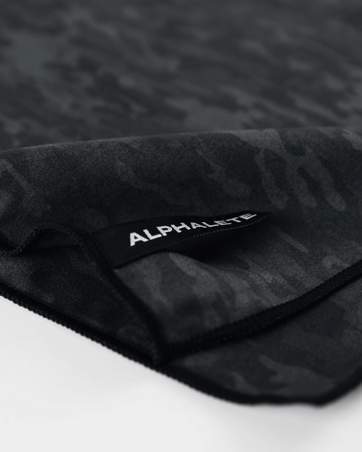 Alphalete Premium PBNS Gym Towel Czarne Camo | 13784-GZBH